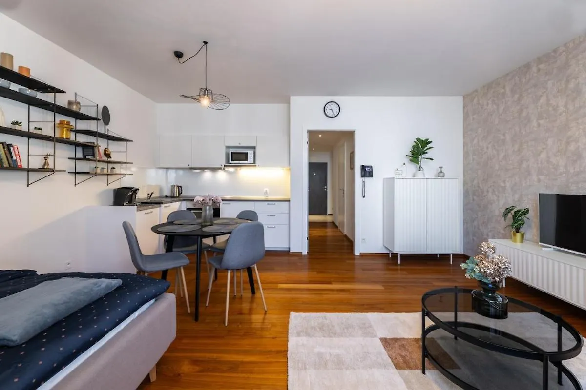 The Bright And Cozy Hideaway Studio Praha