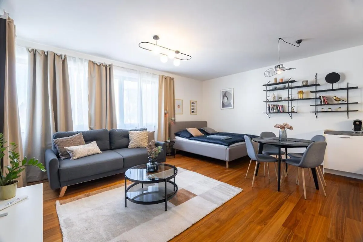 The Bright And Cozy Hideaway Studio Praha Apartmán
